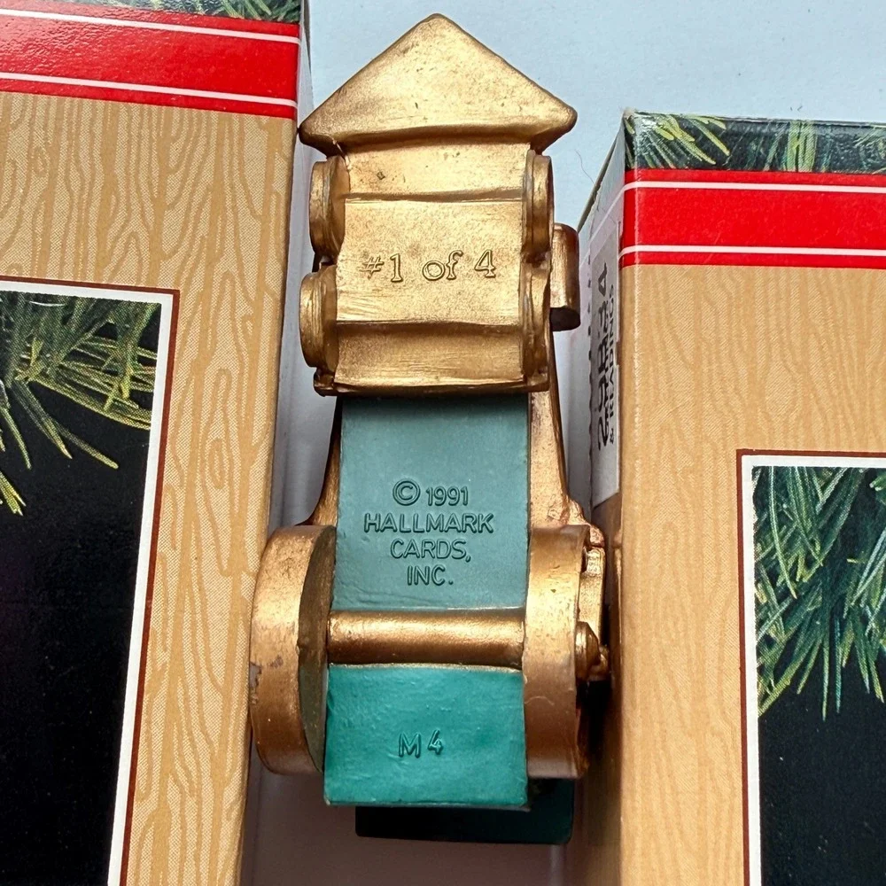 1991 Hallmark Keepsake Claus & Co RR Train Ornament Set 1-4 with Display Base